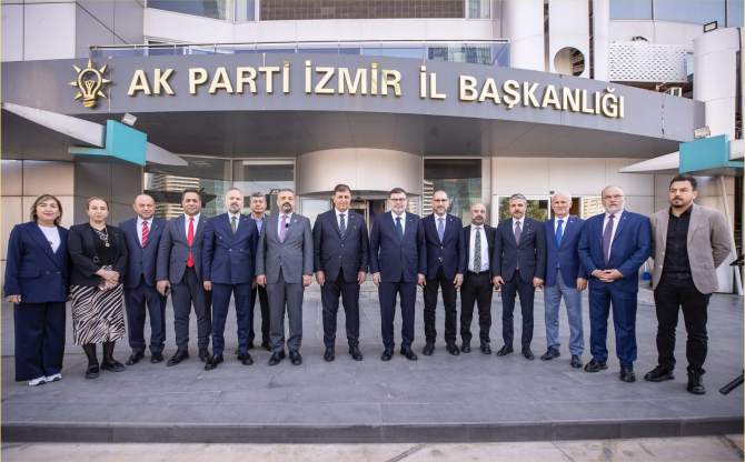 Başkan Tugay AK Parti İl Başkanlığı ziyaretinde iş birliği mesajı verdi