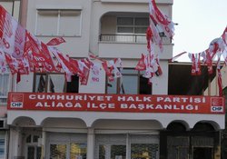 CHP Aliağa Kendi Binasında  