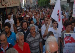 Aliağalılar Kazım Ulaşı Protesto Etti