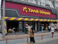 Tavuk Dünyası Aliağa'da Yeni Şubesini Açtı